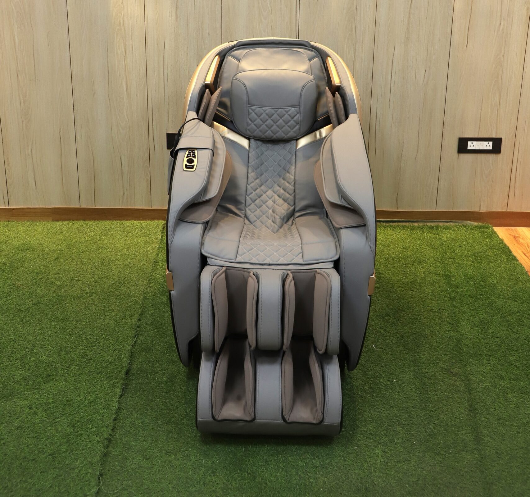 A200 LUXURY MASSAGE CHAIR thumbnail 2